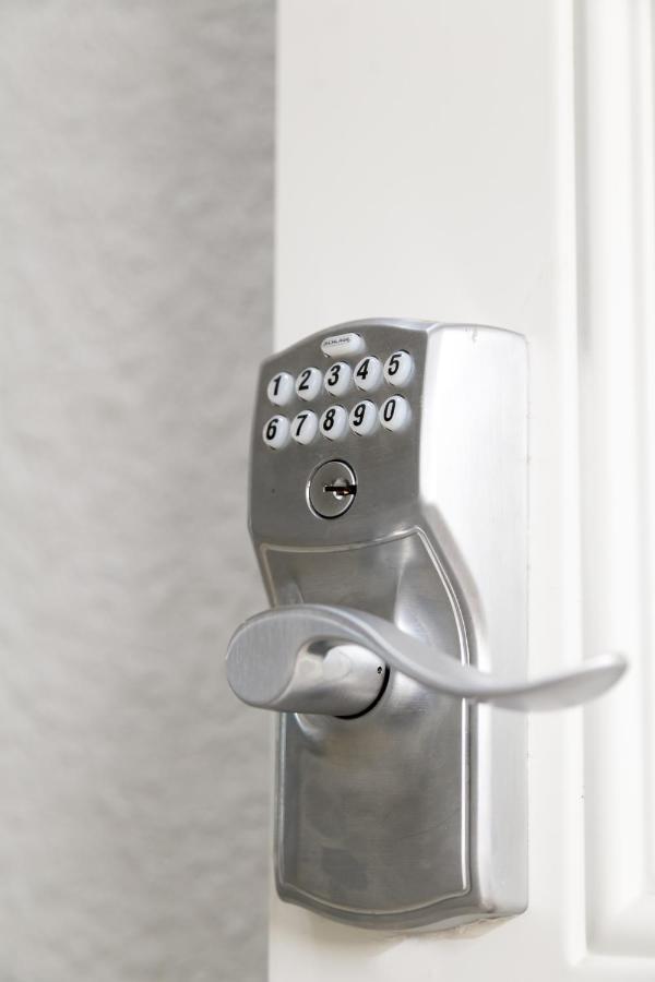 Choose To Be Happy At Seymour # 9 And #16 - Studio Apartments Kingston Exterior foto